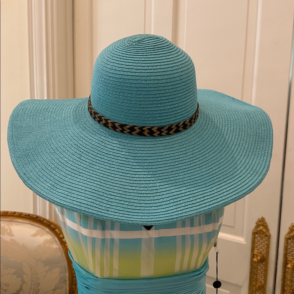 Women’s aqua sun hat with braided band. New.